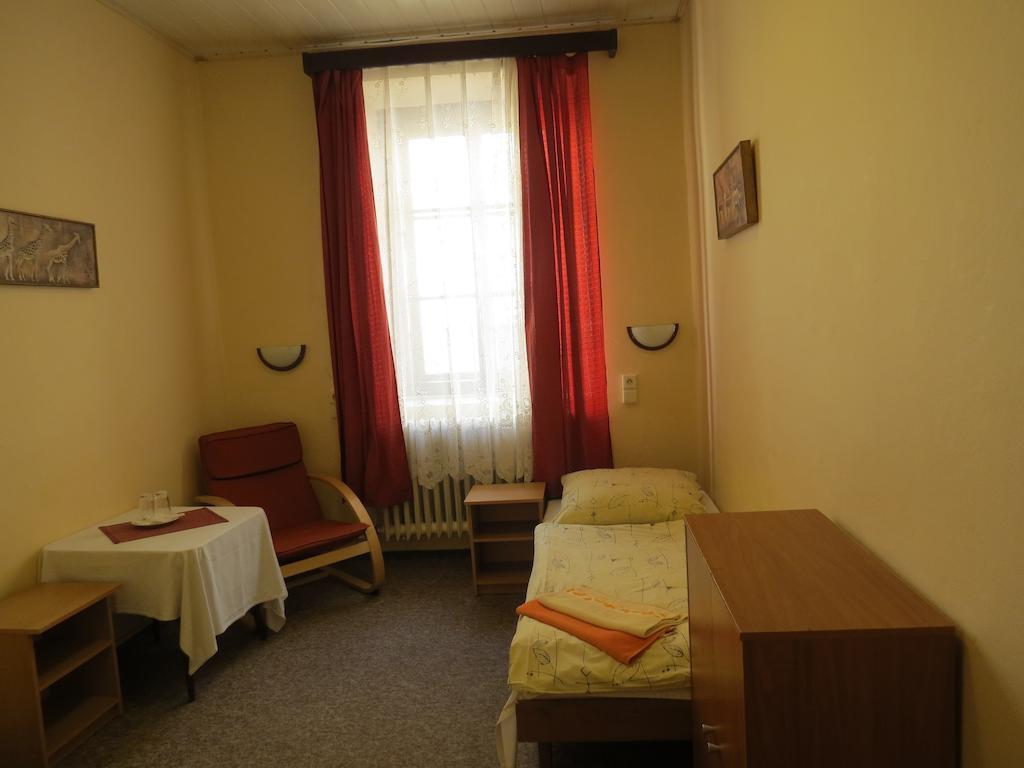 Hotel Cesky Dvur Beroun  Zimmer foto