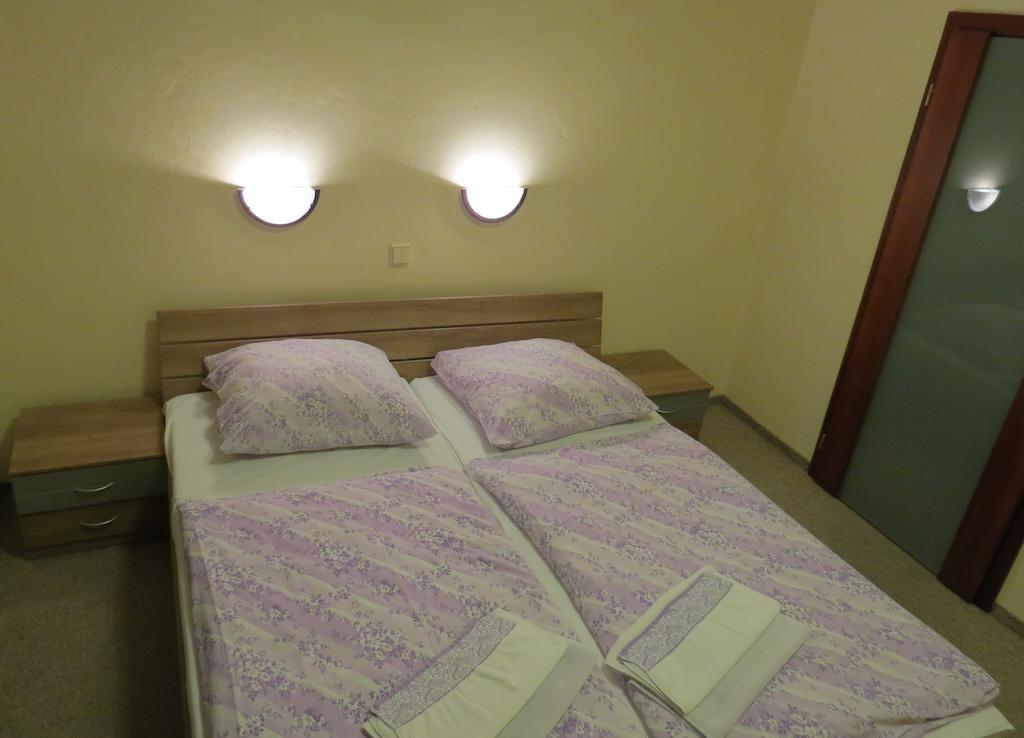 Hotel Cesky Dvur Beroun  Zimmer foto